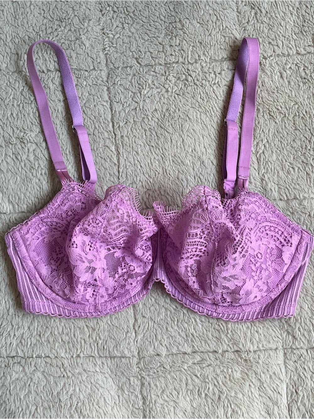 Victoria's Secret Lace Underwire Bra 32DD